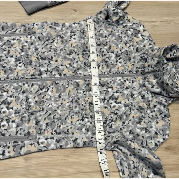 Lululemon sz 4 Nice Asana Jacket Not So Petite Fleur Silver Spoon Luon - Picture 9 of 16